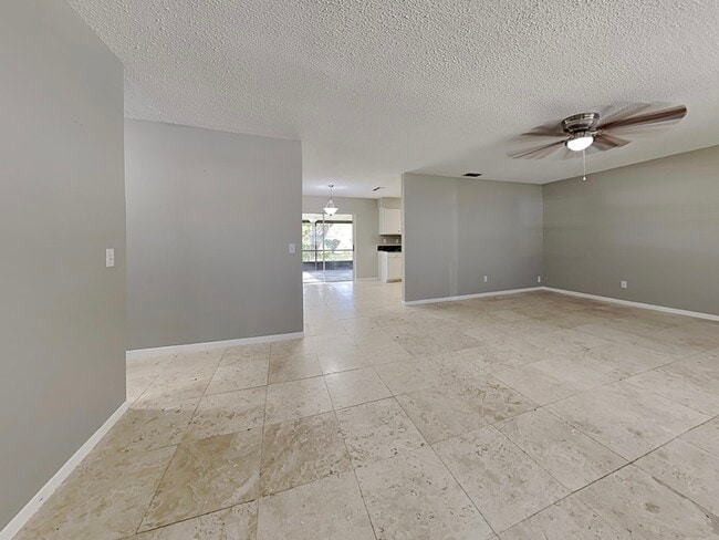 2143 Creek Side Dr in Lakeland, FL - Building Photo - Building Photo