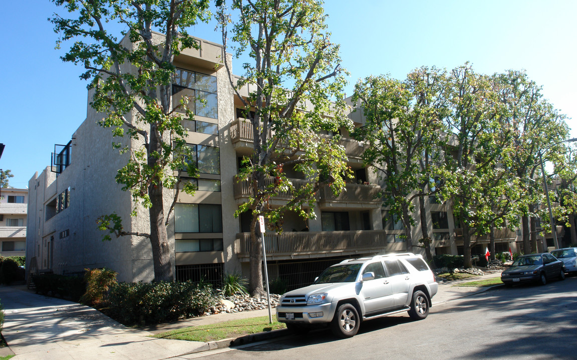 1414 Greenfield Ave in Los Angeles, CA - Building Photo