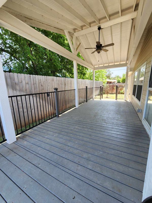 property at 922 Ashwood Dr