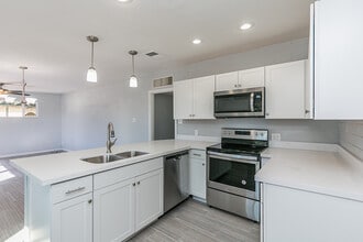 3336 E Hubbell St in Phoenix, AZ - Foto de edificio - Building Photo