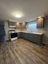 304 Green Grove Rd in Scott Township, PA - Building Photo - Building Photo