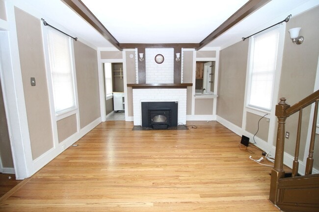 property at 422 N Cedar St