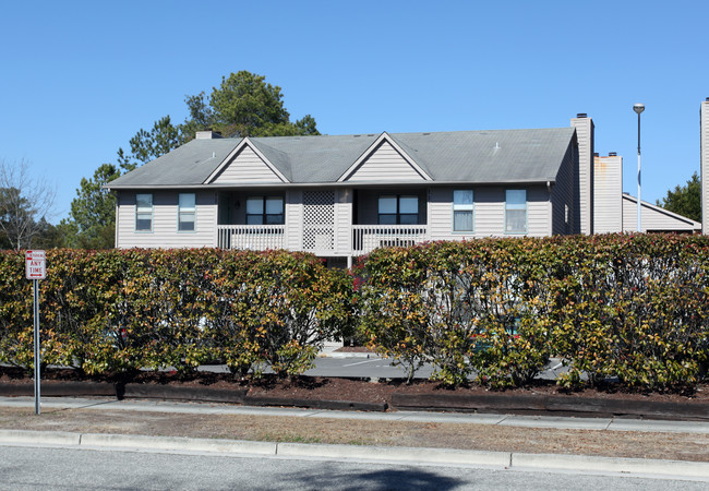 Savannah Court in Wilmington, NC - Foto de edificio - Building Photo