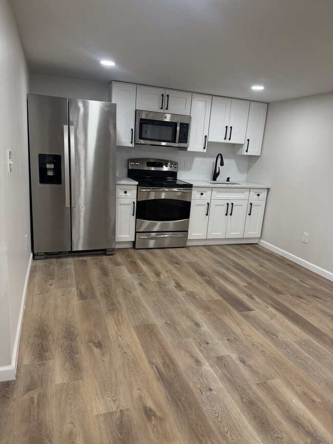 property at 258 Claywood Dr