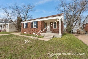 533 E Boeing Dr in Midwest City, OK - Building Photo