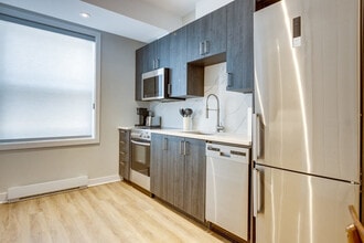 2205 Rue St Marc, Unit SI FL5-ID1385330P in Montréal, QC - Building Photo - Building Photo