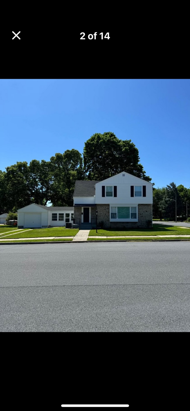 property at 316 W Maple St