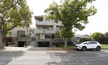 420-422 Milford St in Glendale, CA - Foto de edificio - Building Photo
