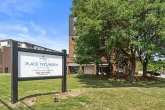 Place Tecumseh in Tecumseh, ON - Building Photo - Building Photo