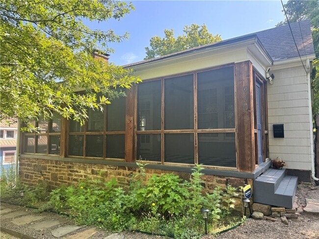 610 N Olive Ave in Fayetteville, AR - Foto de edificio - Building Photo