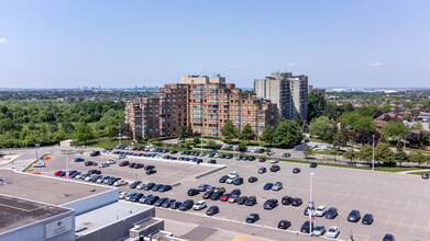 King's Terrace in Toronto, ON - Building Photo - Building Photo