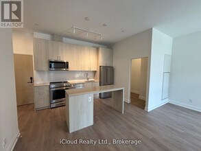 3250 Carding Mill Trail in Oakville, ON - Building Photo - Building Photo