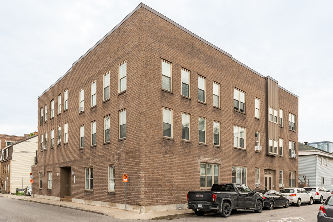 365 Saint-Luc Rue in Québec, QC - Building Photo