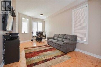 92 Silent Pond Crescent in Brampton, ON - Building Photo - Building Photo