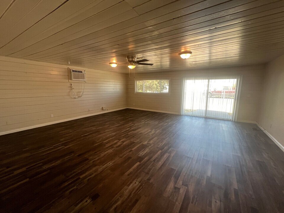 25355 Williams Ave in Tranquillity, CA - Building Photo
