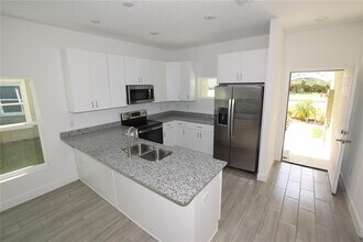 458 Lake Shore Pkwy in Davenport, FL - Building Photo - Building Photo