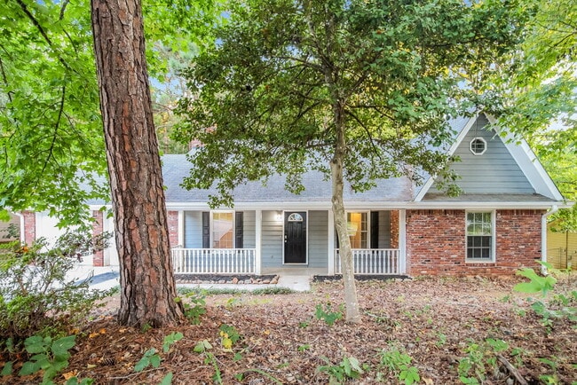 property at 1418 Hillside Pl SE