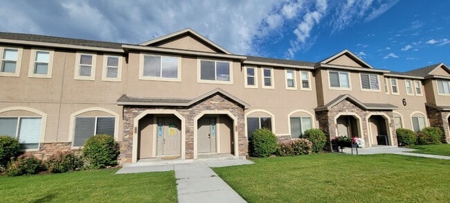 property at 565 Pioneer Rd