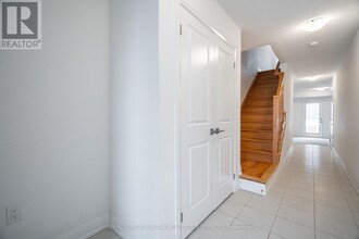 55 Humberstone Dr in Halton Hills, ON - Building Photo - Building Photo