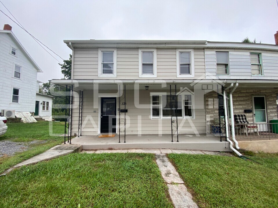 325 Valley St in Marysville, PA - Building Photo