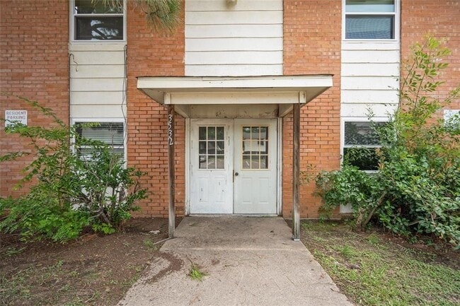 property at 3532 Midwest Dr