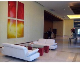 1050 Brickell Ave, Unit 2106 in Miami, FL - Building Photo - Building Photo