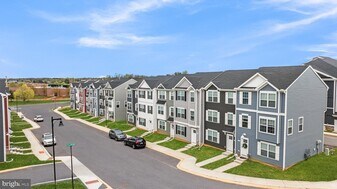 1201 Walnut Bottom Rd in Carlisle, PA - Building Photo