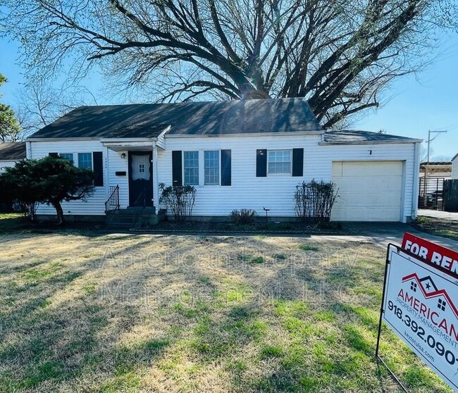 property at 2808 E 1st Pl