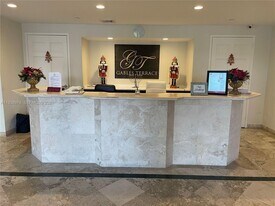 2351 Douglas Rd in Miami, FL - Building Photo