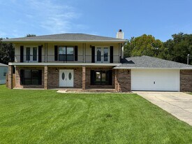 715 Dale Pl in Fort Walton Beach, FL - Building Photo