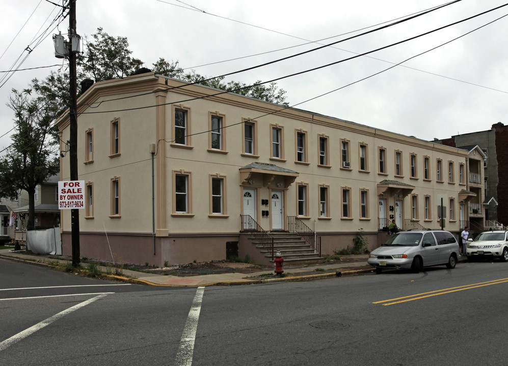 129-137 2nd St in Elizabeth, NJ - Building Photo