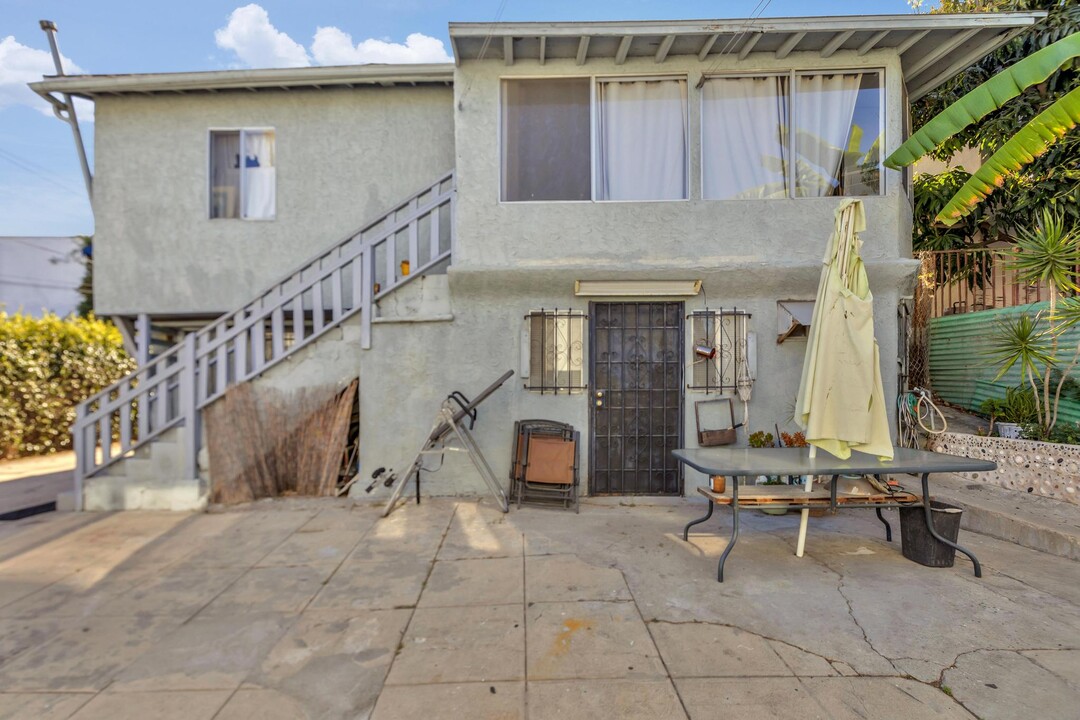 1306 Talmadge St in Los Angeles, CA - Building Photo