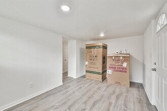 1512 18th St-Unit -A in Huntsville, TX - Building Photo - Building Photo