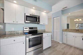 856 Chatham Dr in Venice, FL - Building Photo - Building Photo