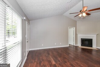 2745 Sapphire St in Atlanta, GA - Building Photo - Building Photo