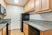 Live Oak Apartments in Modesto, CA - Building Photo - Building Photo