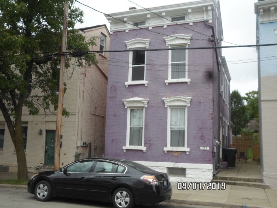 737 Central Ave in Newport, KY - Building Photo