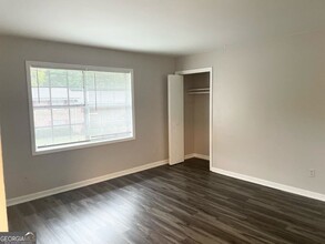 111 W Burke St in Stockbridge, GA - Building Photo - Building Photo