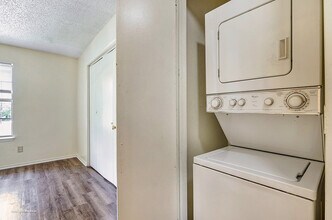 Vineyard Apartments in Denton, TX - Building Photo - Building Photo