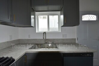 18750 Valerio St in Los Angeles, CA - Building Photo - Building Photo