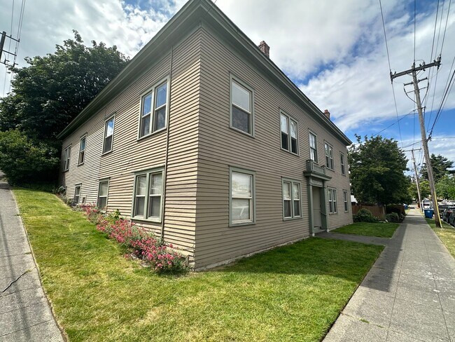 69 Etruria St-Unit -E in Seattle, WA - Building Photo - Building Photo