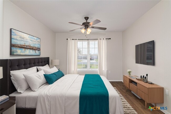 property at 121 Castlewood Dr