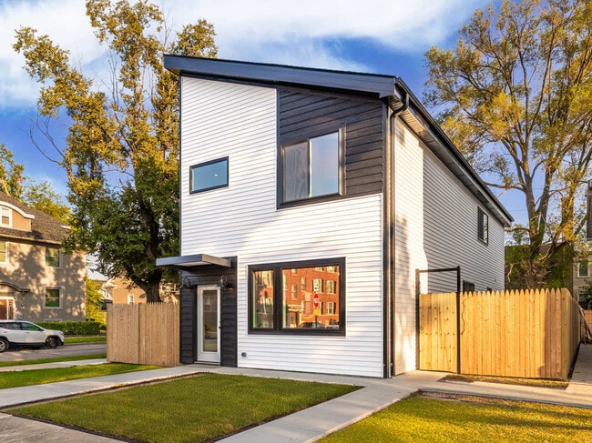 property at 5901 W Erie St