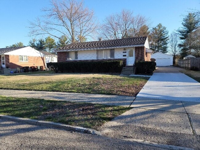 property at 2902 Armen Ave