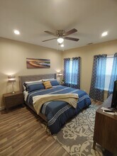 4926 Weeping Willow Rd in Houston, TX - Building Photo - Building Photo