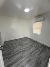 855 NW 3rd Terrace in Dania Beach, FL - Building Photo - Building Photo