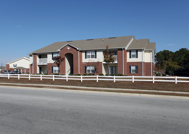 Blue Springs Apartments in Jacksonville, NC - Building Photo - Building Photo