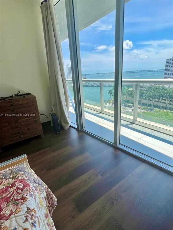 495 Brickell Ave in Miami, FL - Building Photo - Building Photo