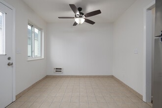 20 N Taylor Condos in Norwalk, CT - Building Photo - Interior Photo