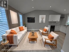 1093 Gallagher Rd in Burlington, ON - Building Photo - Building Photo